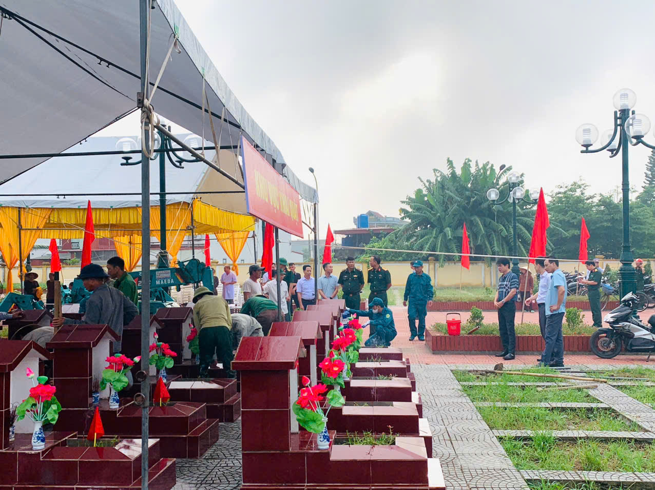 XÃ ĐÔNG THỤY ANH TỔ CHỨC  CÔNG TÁC KHAI QUẬT, LẤY MẪU HÀI CỐT LIỆT SỸ ĐỂ XÉT NGHIỆM ADN