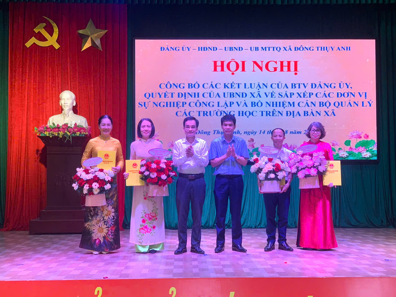 XÃ ĐÔNG THỤY ANH CÔNG BỐ CÁC KẾT LUẬN BTV ĐẢNG UỶ, QUYẾT ĐỊNH VỀ SẮP XẾP ĐƠN VỊ SỰ NGHIỆP VÀ BỔ NHIỆM CÁN BỘ QUẢN LÝ TRƯỜNG HỌC