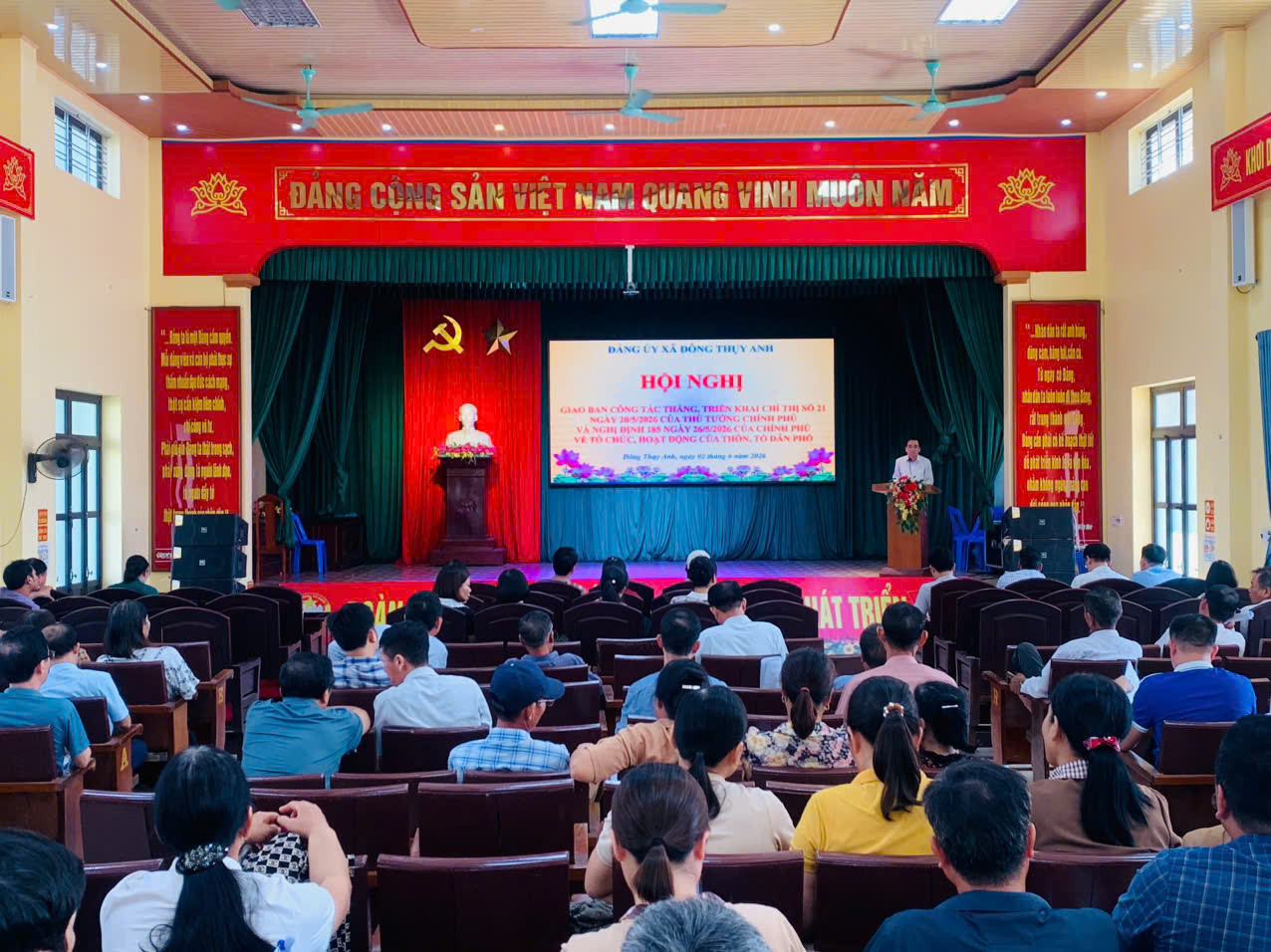 ĐẢNG UỶ, HĐND, UBND XÃ ĐÔNG THUỴ ANH TỔ CHỨC HỘI NGHỊ GIAO BAN CÔNG TÁC THÁNG VÀ TRIỂN KHAI CHỈ THỊ 21 NGÀY 20/5/2026 CỦA THỦ TƯỚNG CHÍNH PHỦ, NGHỊ ĐỊNH 185 NGÀY 26/5/2026 CỦA CHÍNH PHỦ VỀ TỔ CHỨC, HOẠT ĐỘNG CỦA THÔN, TỔ DÂN PHỐ