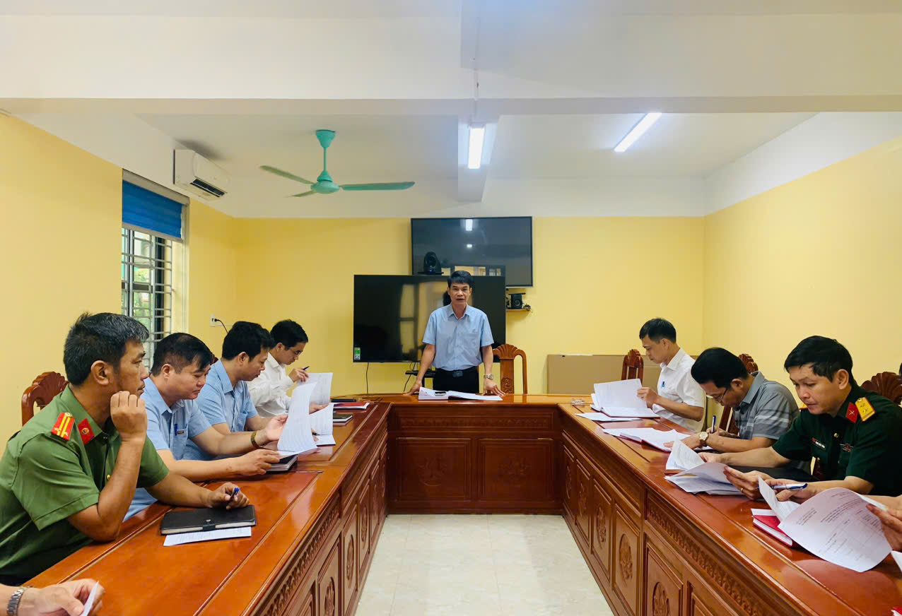 HỘI ĐỒNG THI ĐUA – KHEN THƯỞNG XÃ ĐÔNG THỤY ANH XÉT DANH SÁCH ĐỀ NGHỊ TẶNG GIẤY KHEN