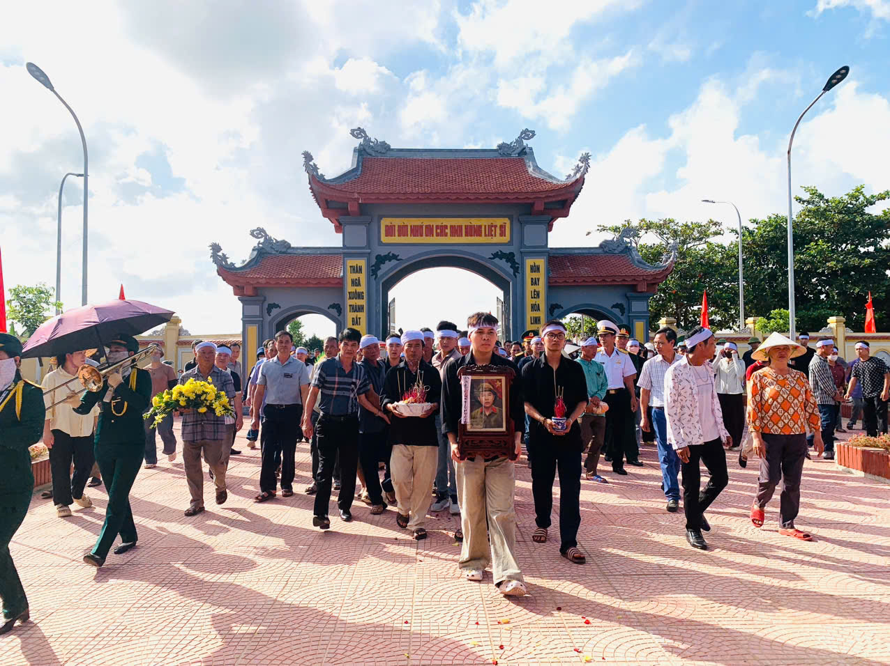 XÃ ĐÔNG THỤY ANH TỔ CHỨC LỄ ĐÓN NHẬN VÀ AN TÁNG HÀI CỐT LIỆT SĨ PHAN VĂN DUNG